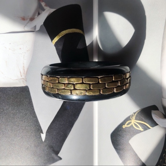 Black and Gold Bangle Bracelet - Picture 1 of 2
